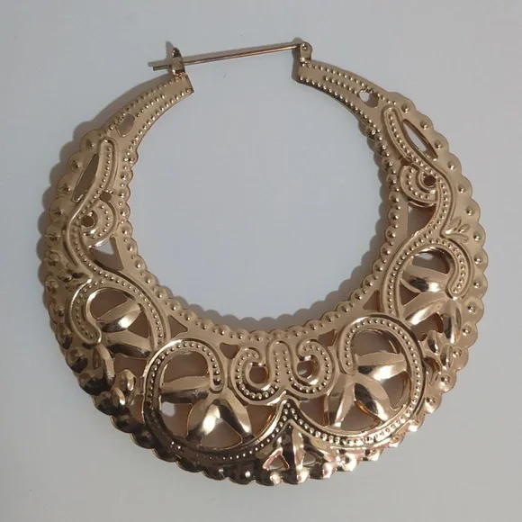 Gold hoops - Picture 2 of 2